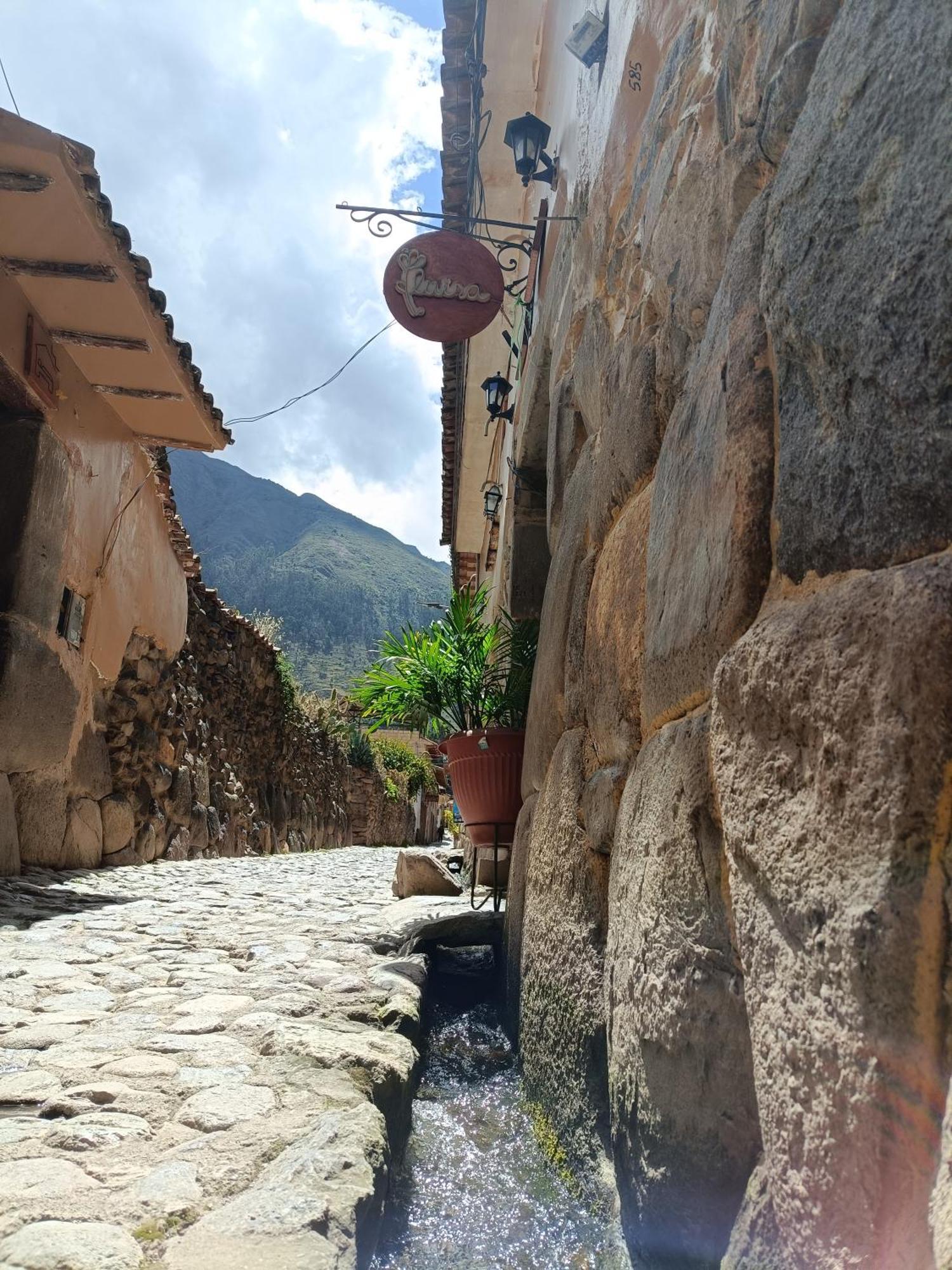 Luisa Acomodação com café da manhã Ollantaytambo Exterior foto